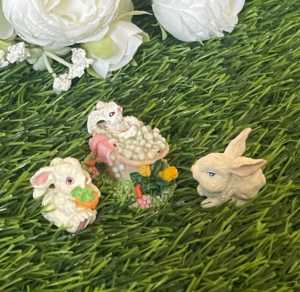 Set of 3 Vintage Retro Resin Easter Bunnies Rabbits